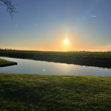Luxe Recreatie Woning Met Vrij Uitzicht In Kattendijke, Zeeland