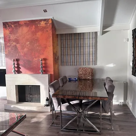 Luxe Recreatie Woning Met Vrij Uitzicht In Kattendijke, Zeeland *