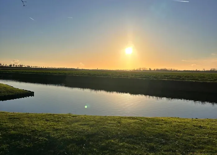 Luxe Recreatie Woning Met Vrij Uitzicht In Kattendijke, Zeeland