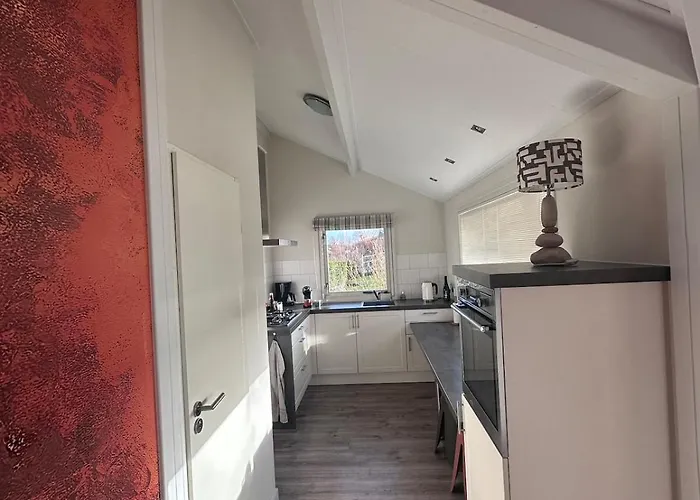 Luxe Recreatie Woning Met Vrij Uitzicht In Kattendijke, Zeeland * Kattendijke