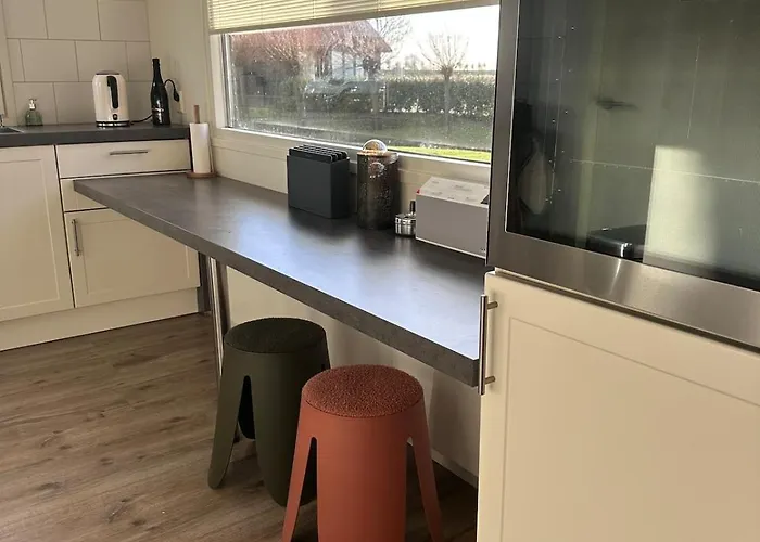 Luxe Recreatie Woning Met Vrij Uitzicht In Kattendijke, Zeeland Kattendijke