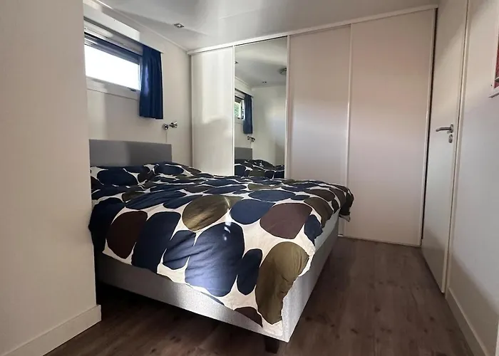 Luxe Recreatie Woning Met Vrij Uitzicht In Kattendijke, Zeeland Semesterbostad *